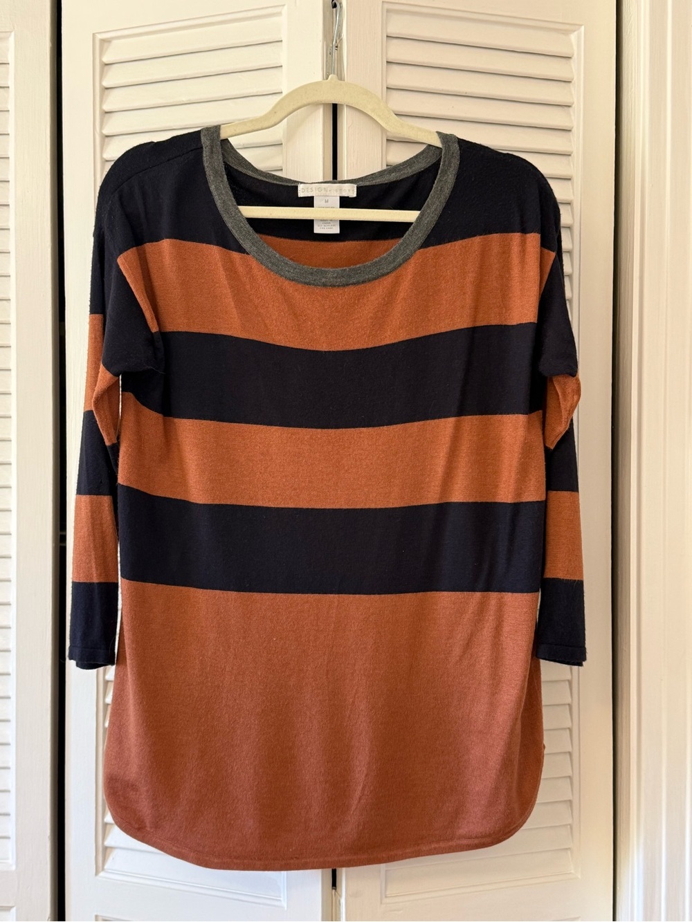 Design History Women’s Rust and Navy Wide-Stripe Long Sleeve Tee — Medium - Picture 2 of 8